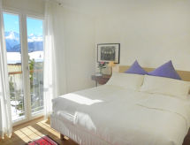 Modern appartement voor 4 personen, direct aan de golfbaan en skipiste in Samedan - thumbnail 4
