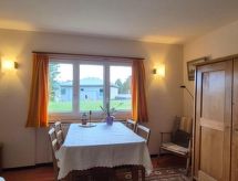 Crusch 51: Knus appartement aan de skipiste in Samedan - thumbnail 1