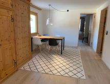 Rustiek hoekappartement in Pontresina met tuin, balkon en bergzicht - thumbnail 4
