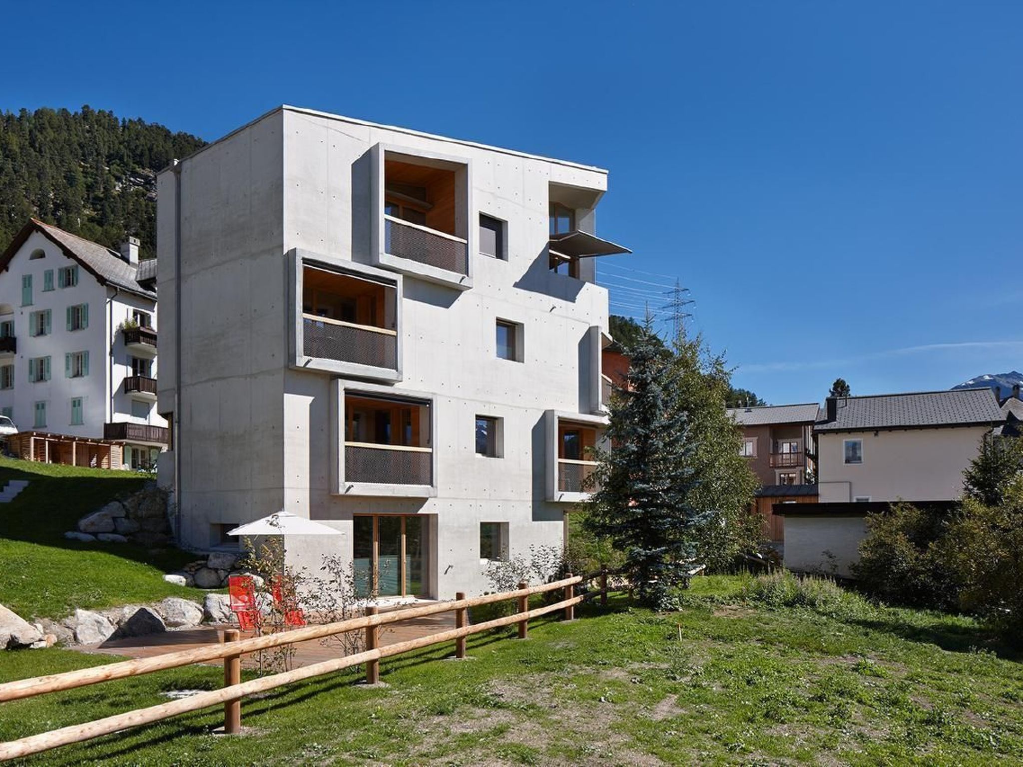 Alpine Lodge 4-Bett-Wohnung Chesa Plattner / "Bergbahnen All inklusive" im Somm Villa in Pontresina