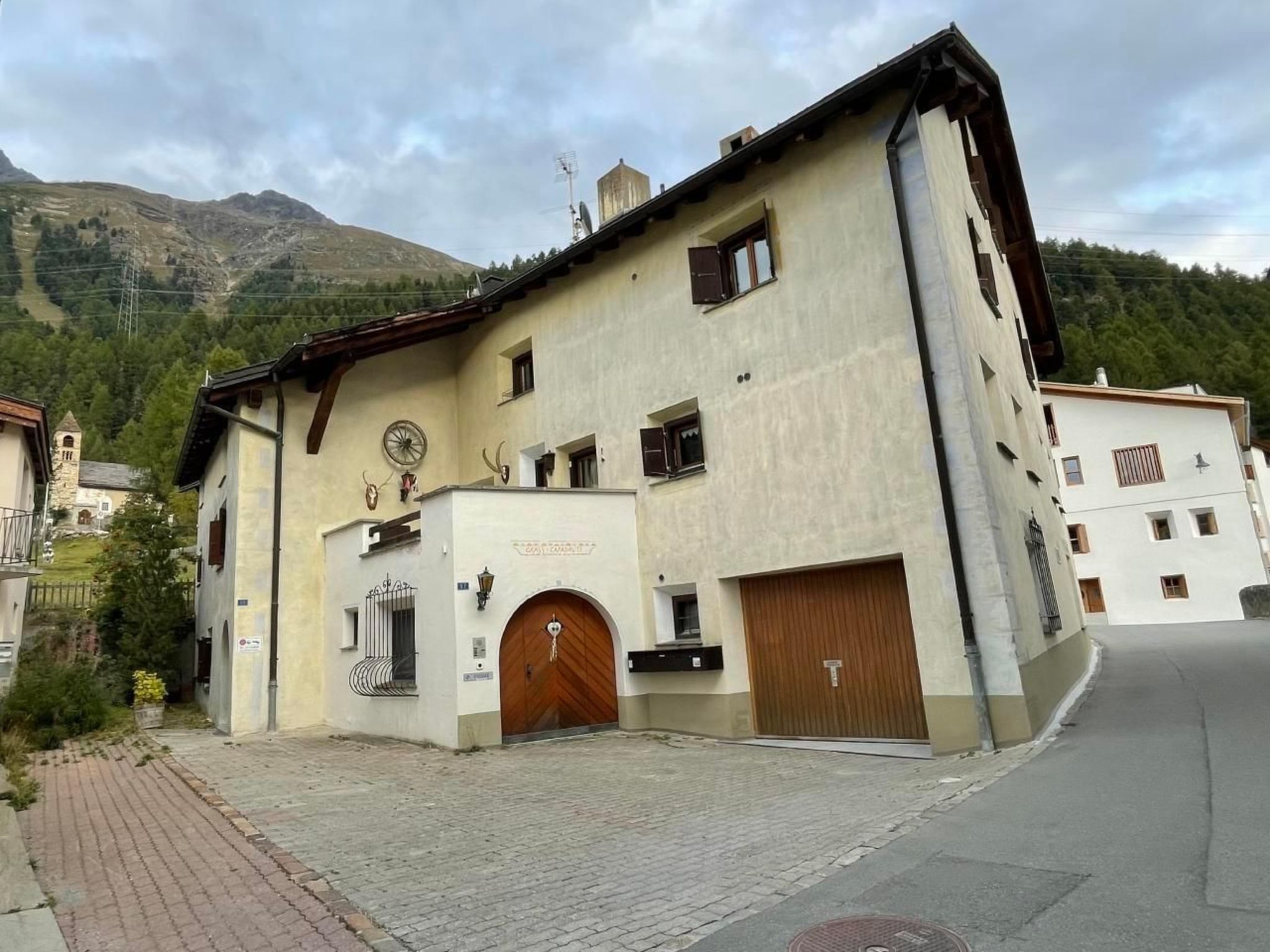 Chesa Grass-Capadrutt Villa in Pontresina
