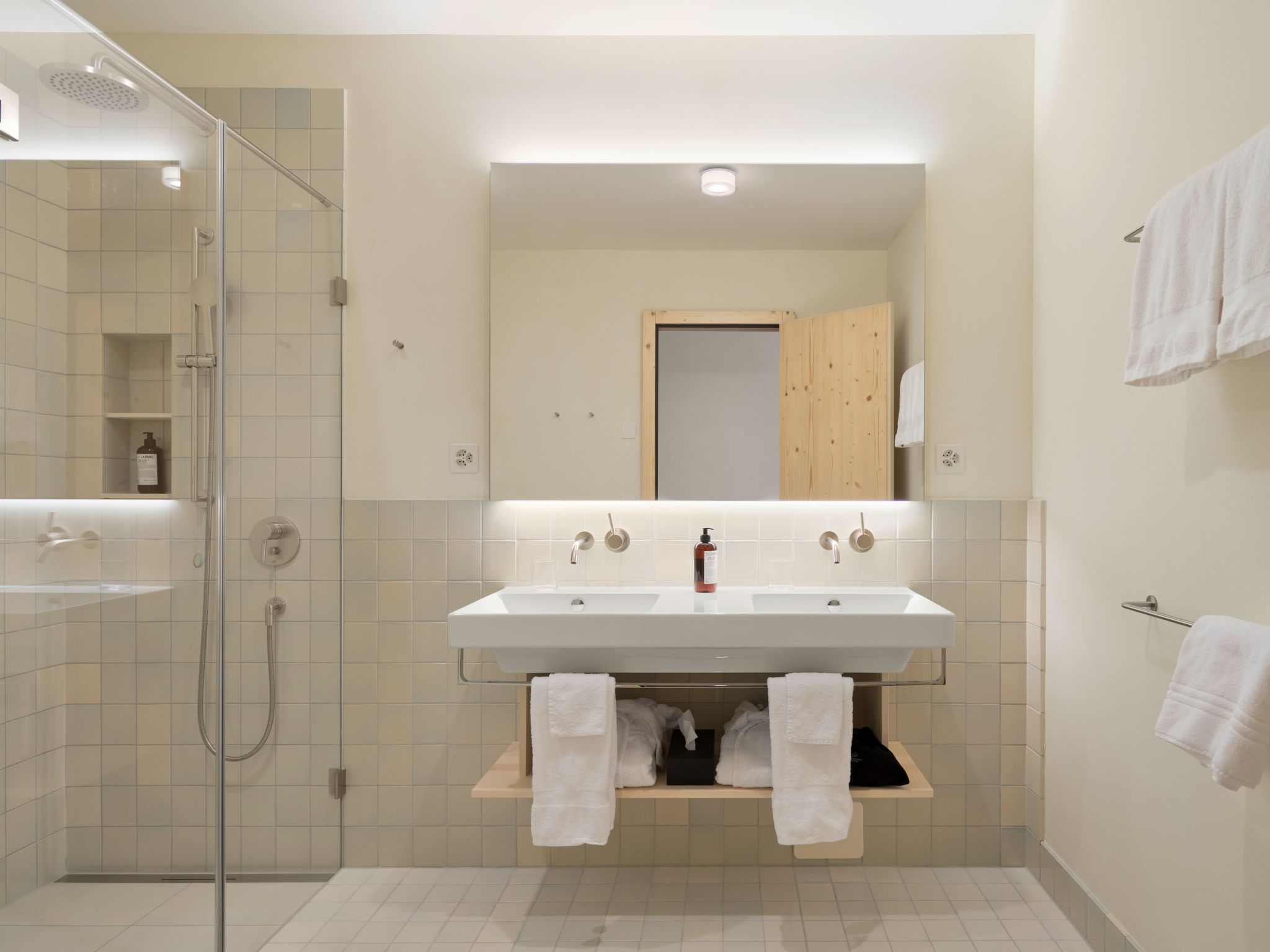 Photo of Hotel Maistra 160, (Pontresina),
