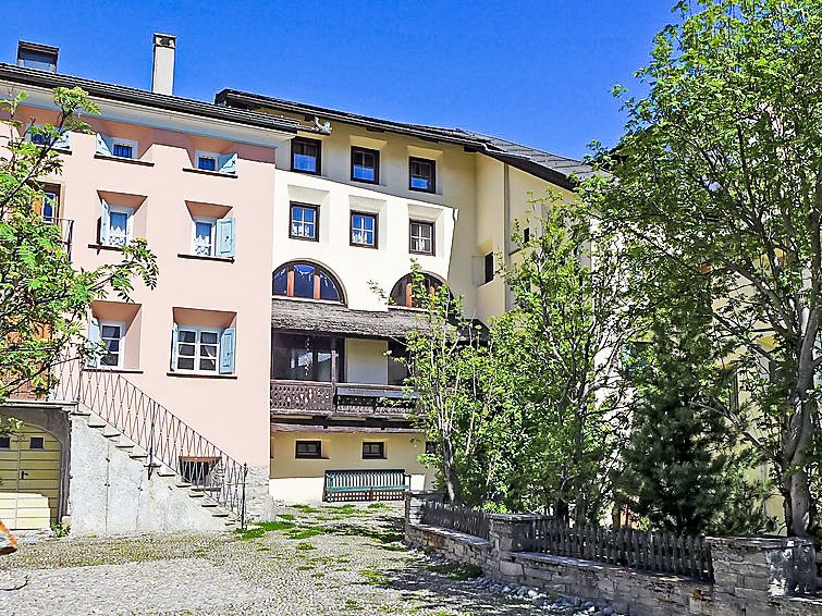 Chesa Frizzoni Apartment in Celerina