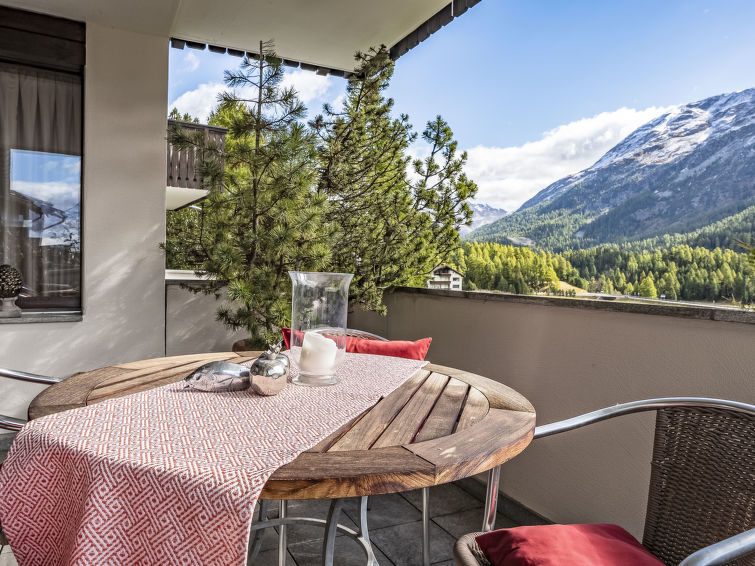 Ferienwohnung Chesa Trais Dschembers