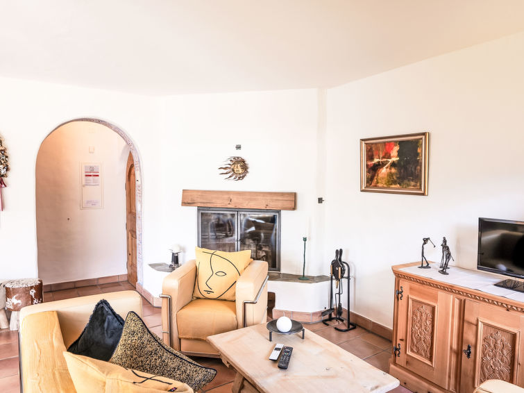 Ferienwohnung Chesa Trais Dschembers