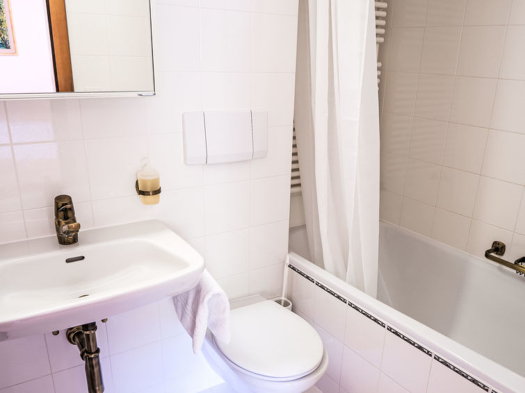 Ferienwohnung Chesa Trais Dschembers