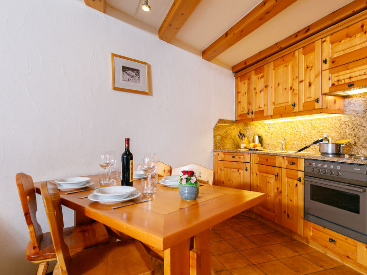 Appartement op 1,0 km van het meer in Silvaplana-Surlej met bergzicht in Silvaplana-Surlej