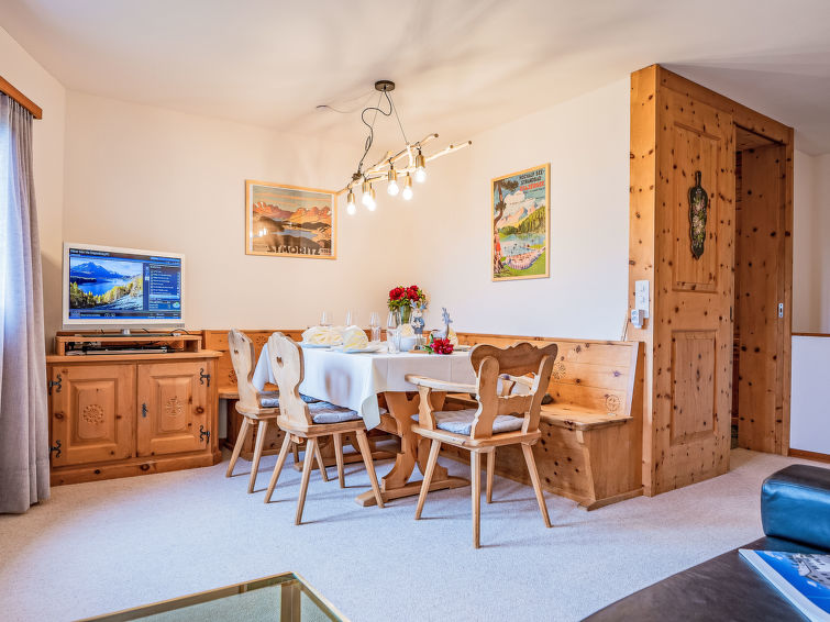 4-persoons appartement met bergzicht en wellness in Sils Maria in Sils Maria