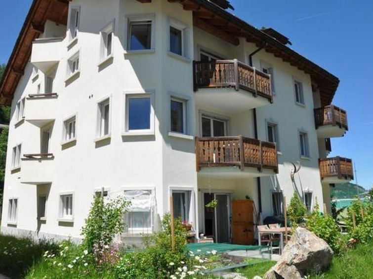 Op 700m van het meer: Ruim appartement in Sils Maria met bergzicht in Sils Maria