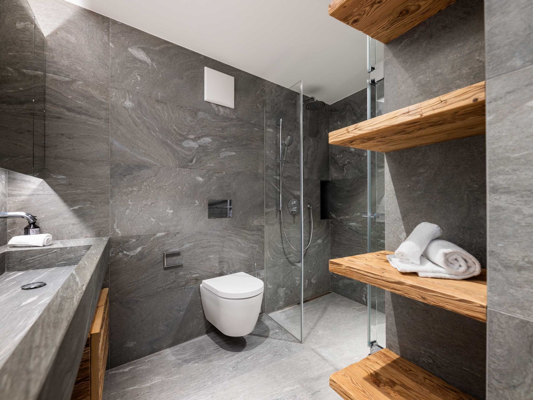 Chesa Curtinella 21-Image-tags.info