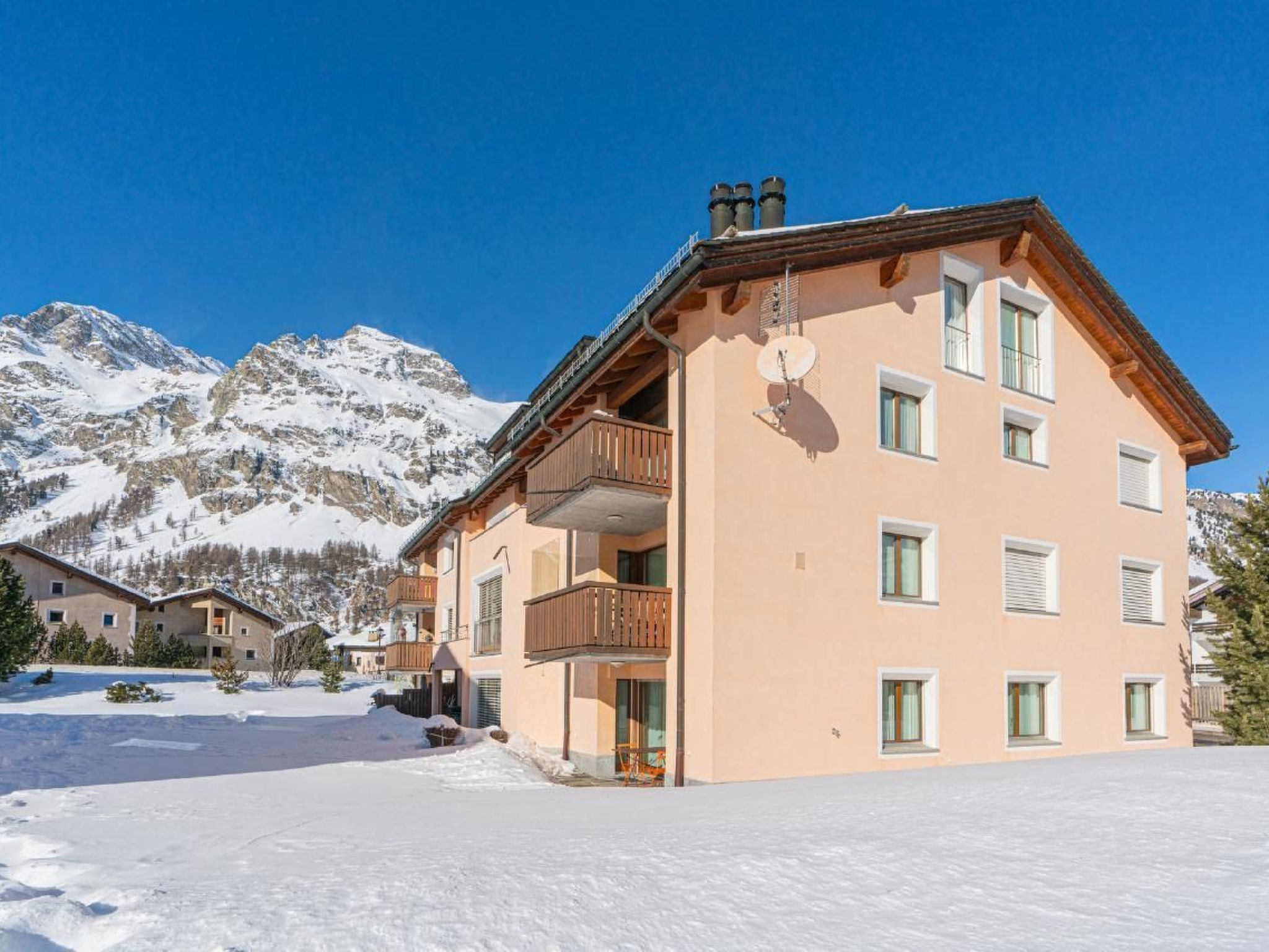 Chesa Radonda 1-Image-tags.info