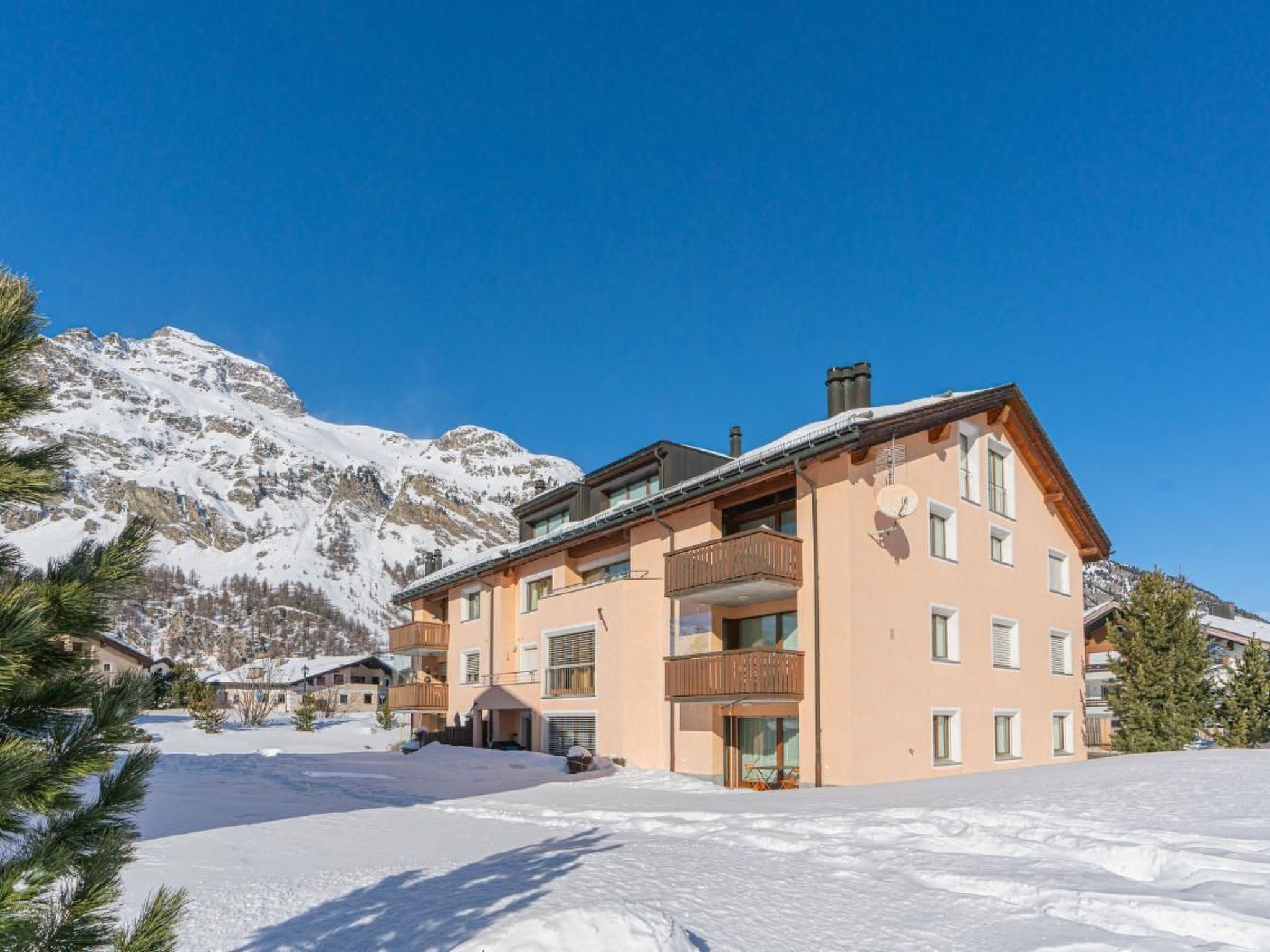 Chesa Radonda 1-Image-tags.info