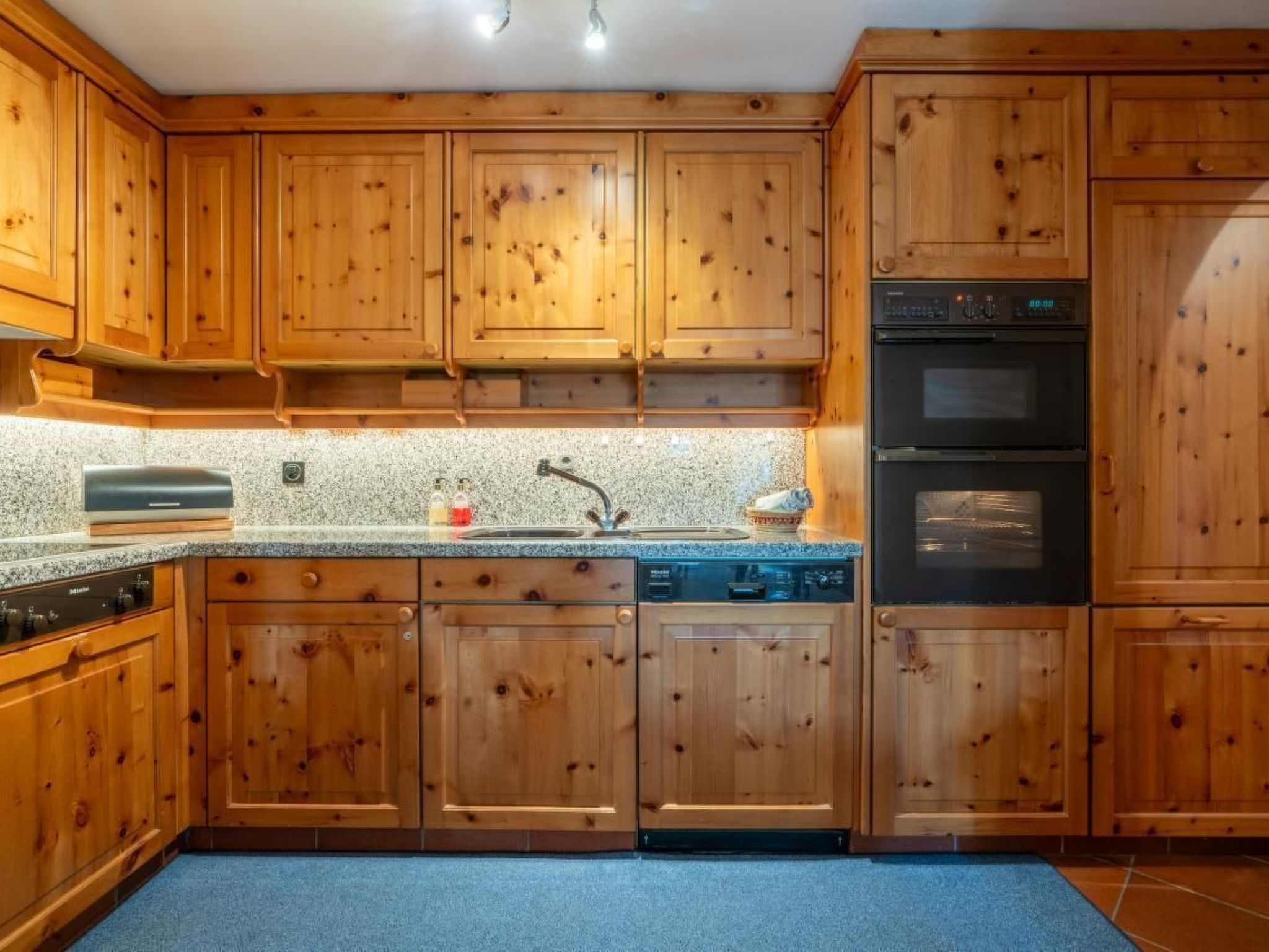 Chesa Polaschin B6-Image-tags.info