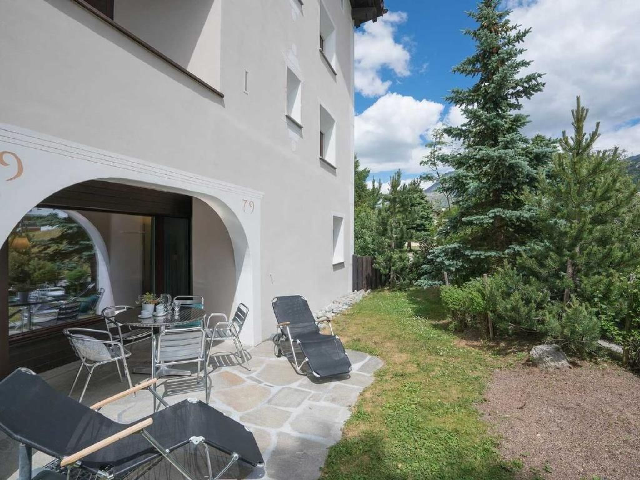 Chesa Curtinella 14-Image-tags.info