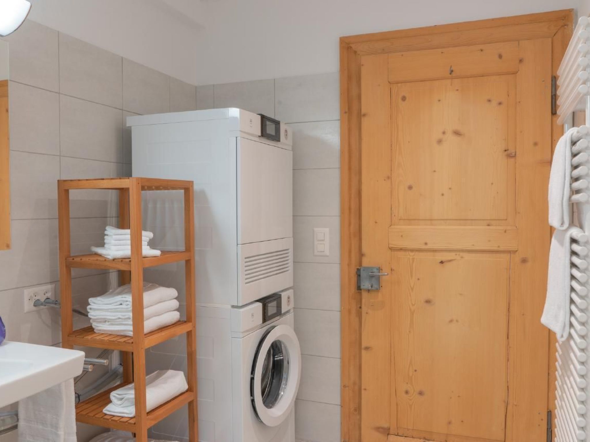 Chesa Clos-Image-tags.info