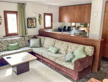 Rustiek appartement voor 6 personen aan de golfbaan in La Punt-Chamues-ch - thumbnail 6