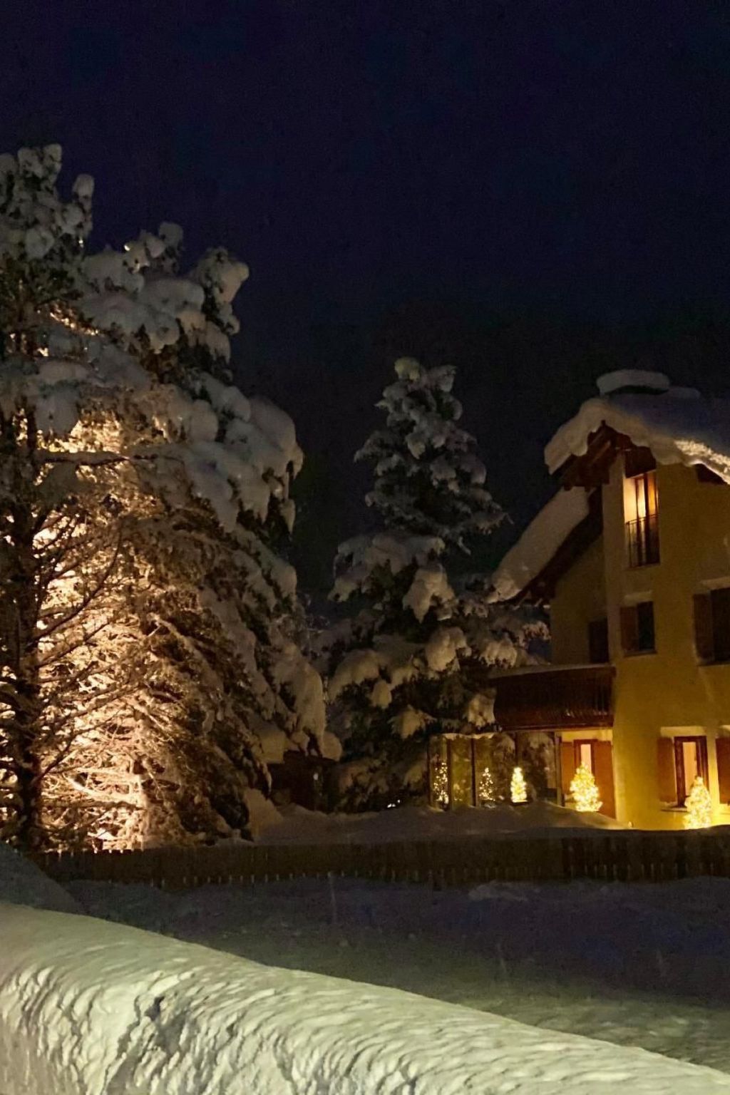 Chesa Ladina-Outside