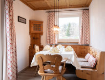 Chesa Clüs 6: Sfeervol appartement in Zuoz met tuin, dichtbij golfbaan en skilift - thumbnail 2
