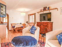 Ruim 4-persoons appartement aan de golfbaan in authentiek Zuoz - thumbnail 2