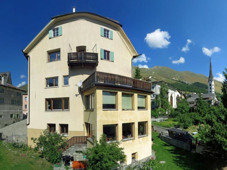 Vrijstaand appartement in Zuoz met bergzicht en pistes nabij in Zuoz