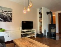 Ruim appartement in Zernez met tuin, open haard en uitzicht op de bergen - thumbnail 1