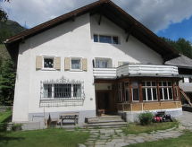Ruim chalet voor 8 personen in Zernez, direct aan skipiste en bergmeer - thumbnail 2