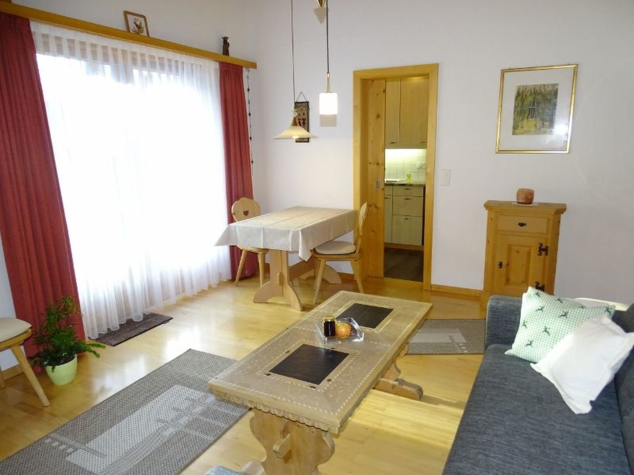 Appartement Arsura, (Zernez) – Cuisine et coin repas, photo 9 sur 24