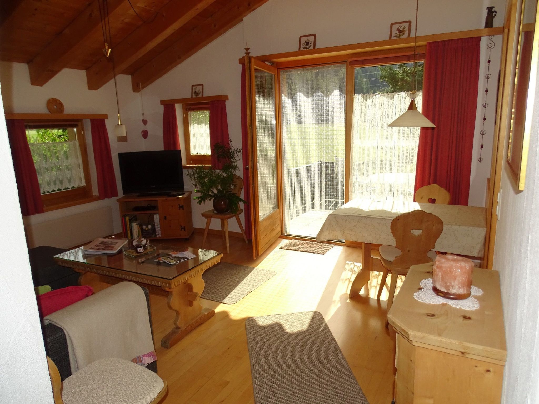 Appartement Arsura, (Zernez) – Cuisine et coin repas, photo 8 sur 24