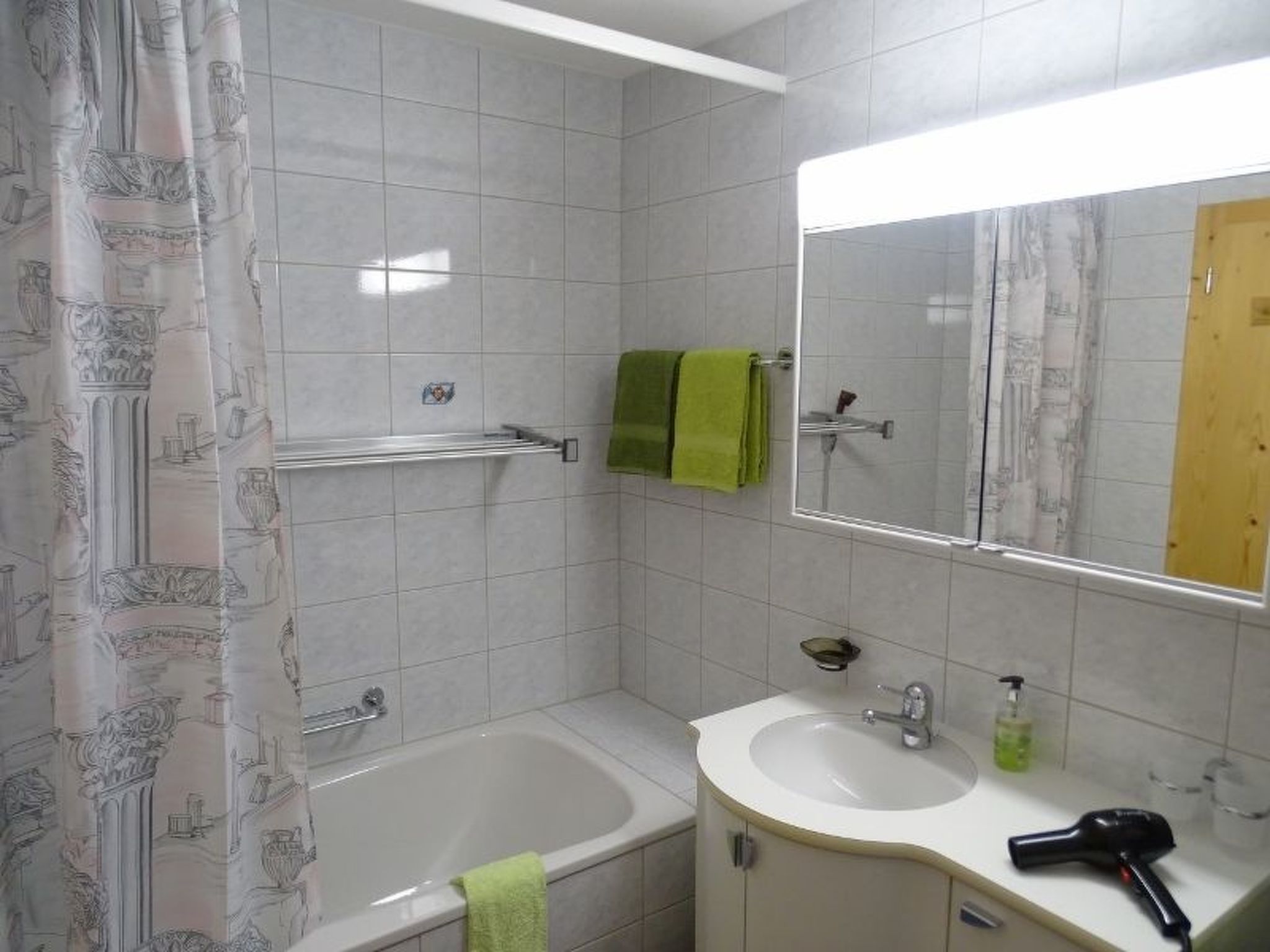 Appartement Arsura, (Zernez) – Salle de bains, photo 20 sur 24