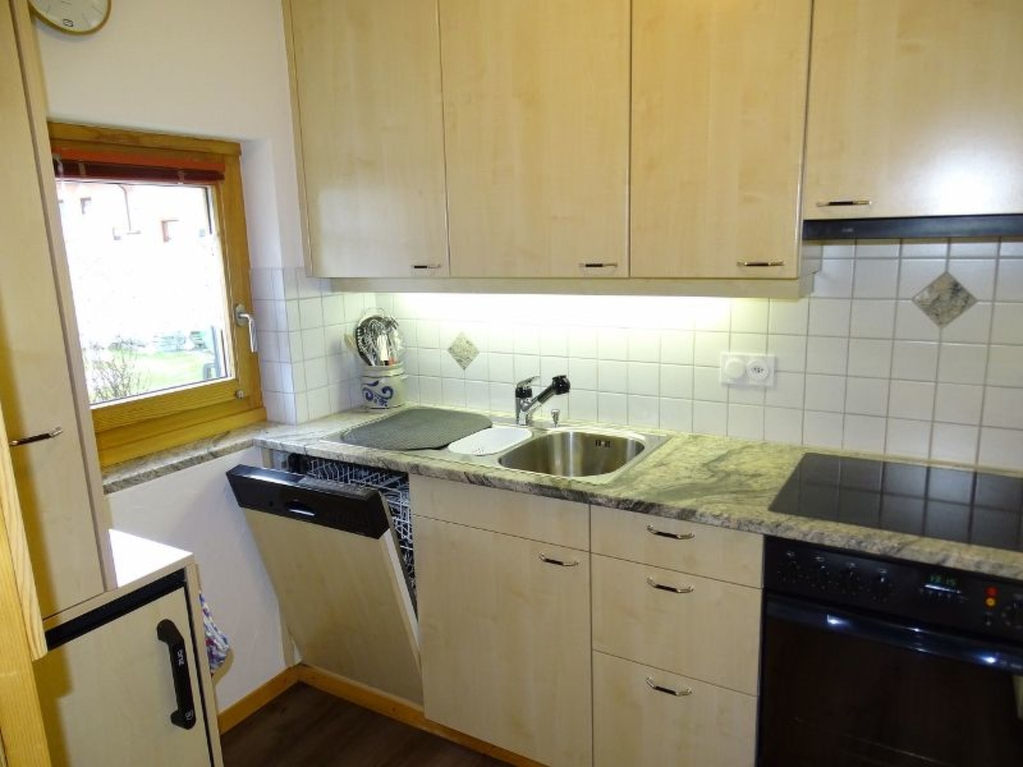 Appartement Arsura, (Zernez) – Cuisine et coin repas, photo 19 sur 24