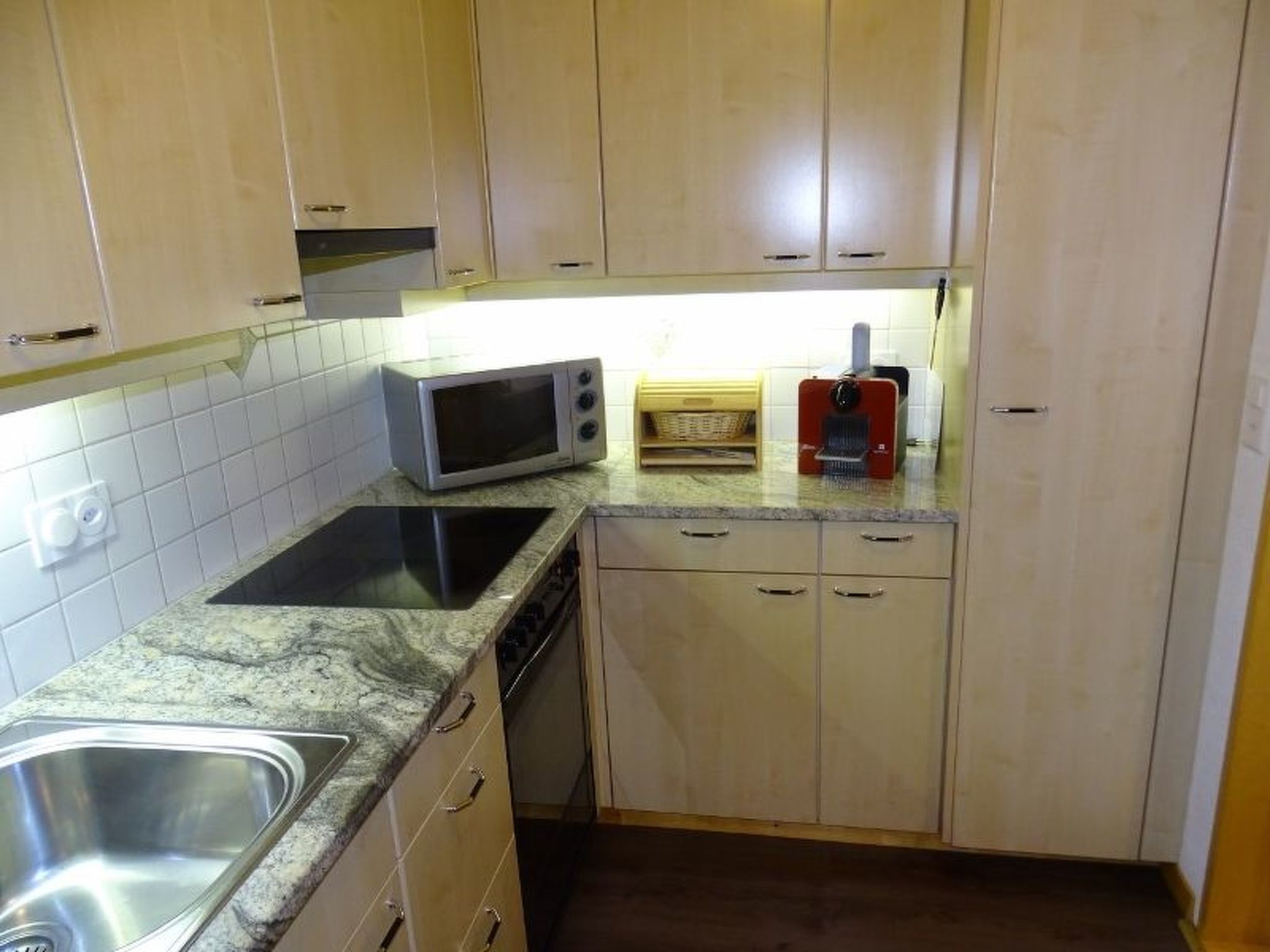 Appartement Arsura, (Zernez) – Cuisine et coin repas, photo 18 sur 24