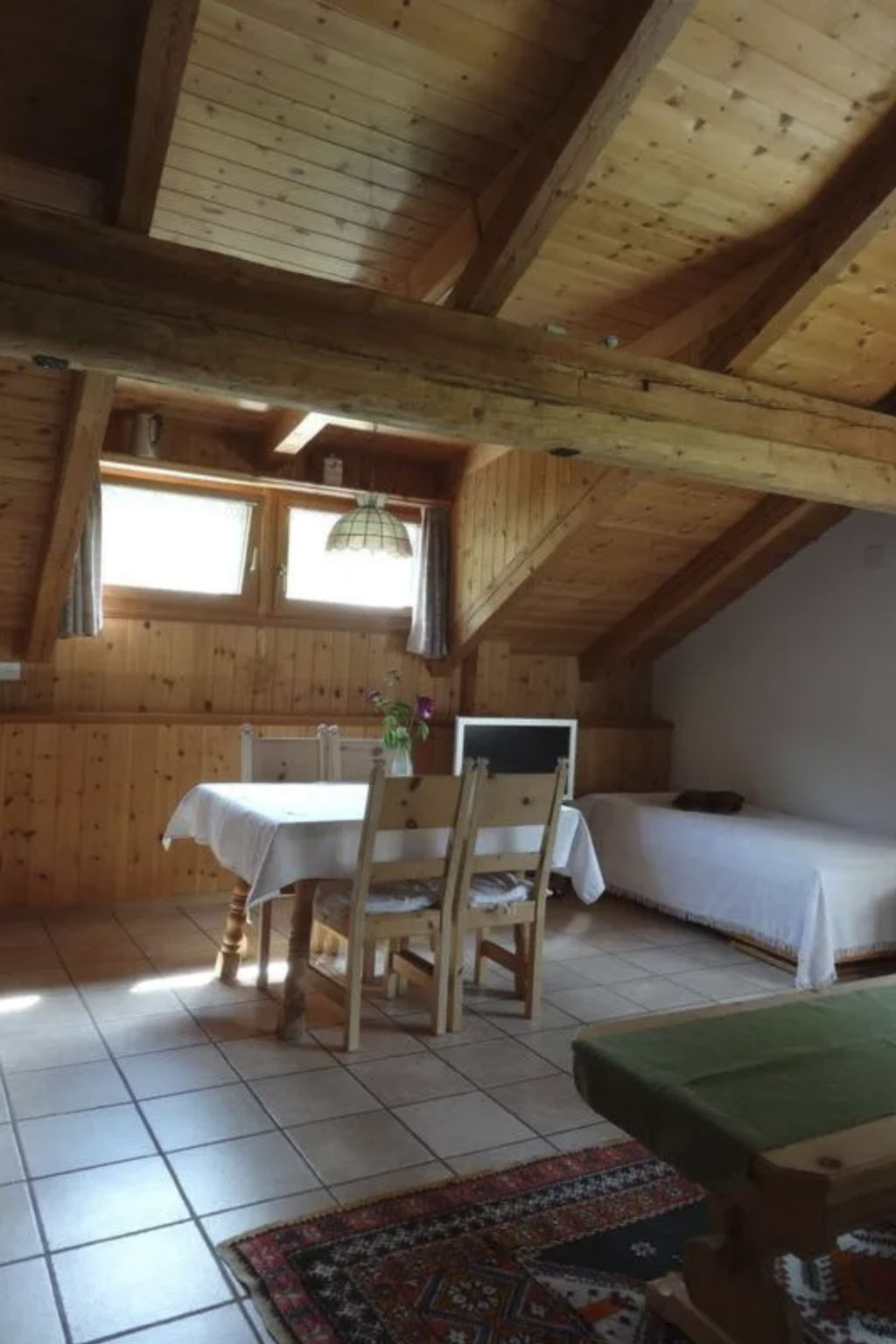Appartement Chasa Clavuot, (Zernez) – Cuisine et coin repas, photo 6 sur 9