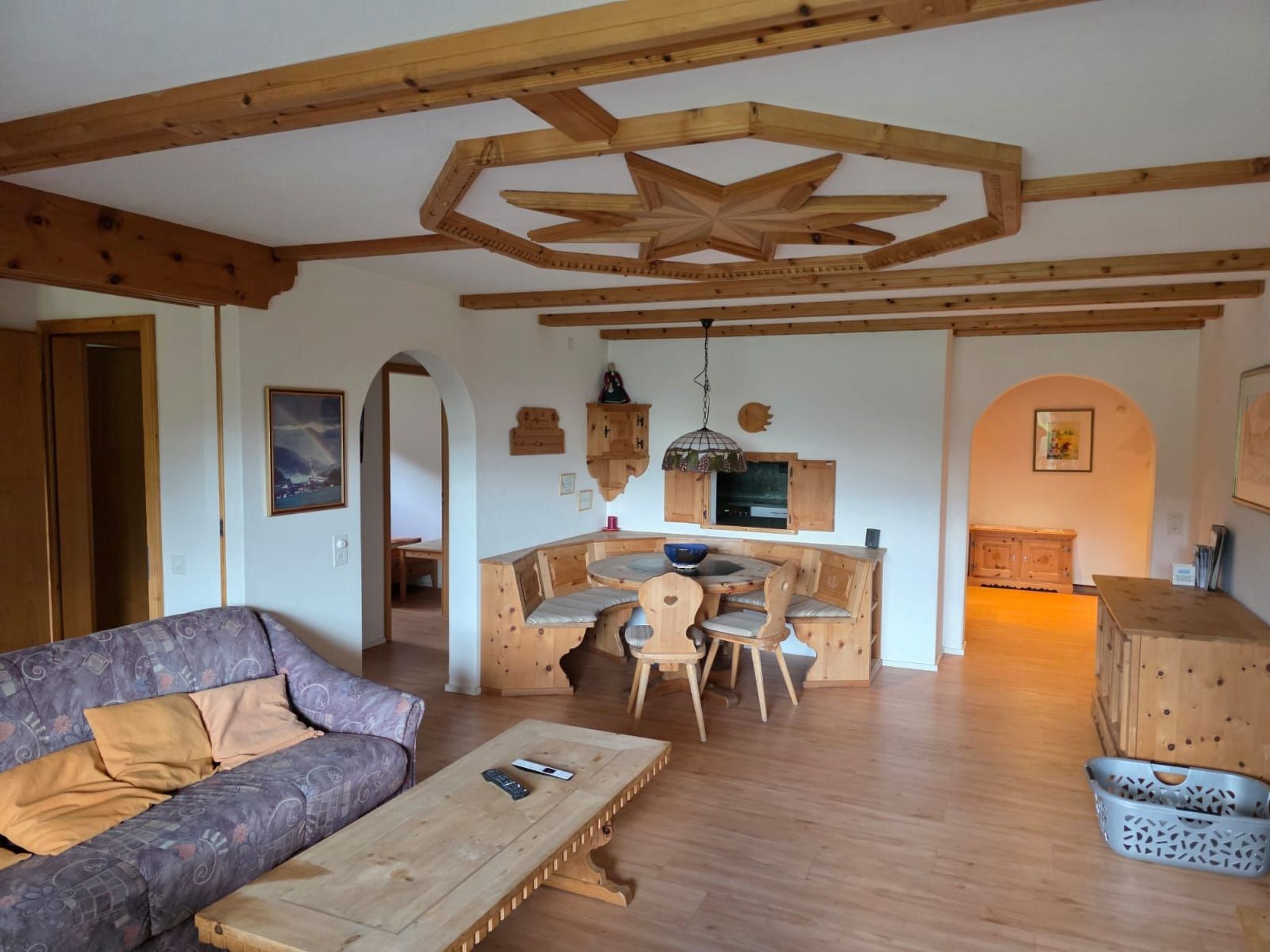 Appartement Chasa Grava 28, (Tschierv) – Cuisine et coin repas, photo 7 sur 21