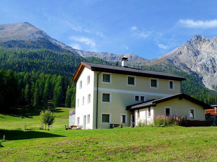 Sfeervol appartement voor 4 personen in Tschierv in Tschierv