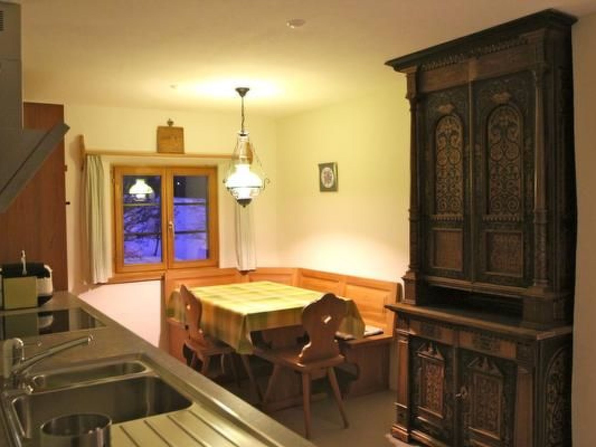 Appartement Chasa Gallas, (Tschierv) – Cuisine et coin repas, photo 12 sur 14