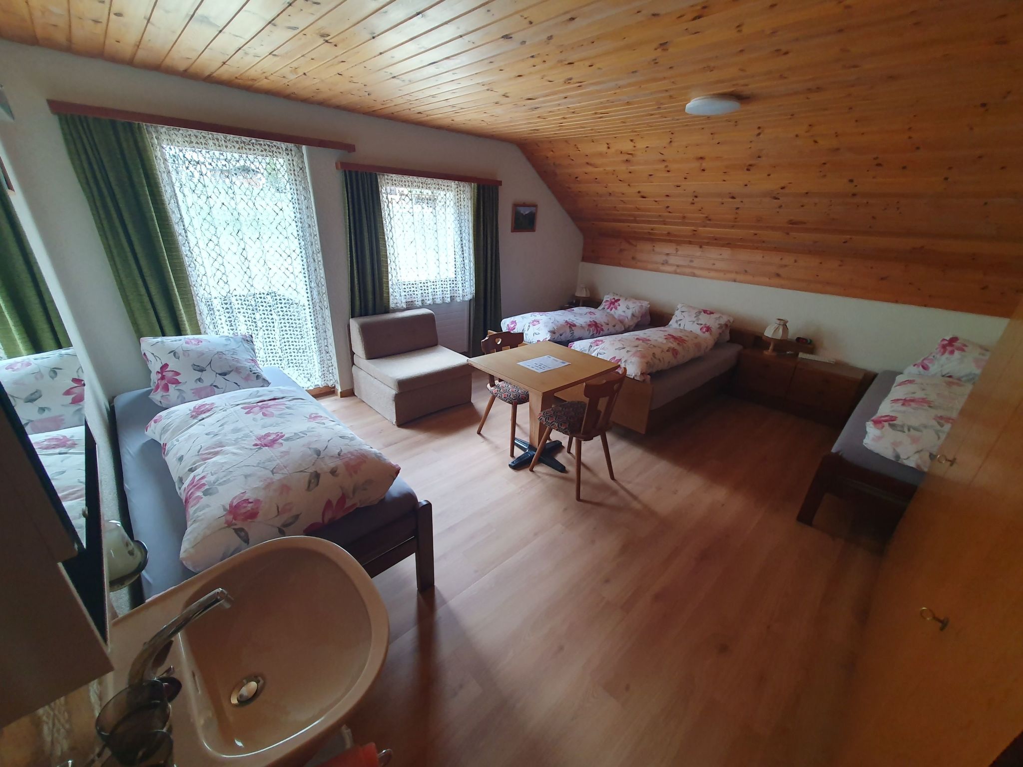 Appartement Ferienhaus Plaun Grond, (Tschierv) – Salle de bains, photo 10 sur 45