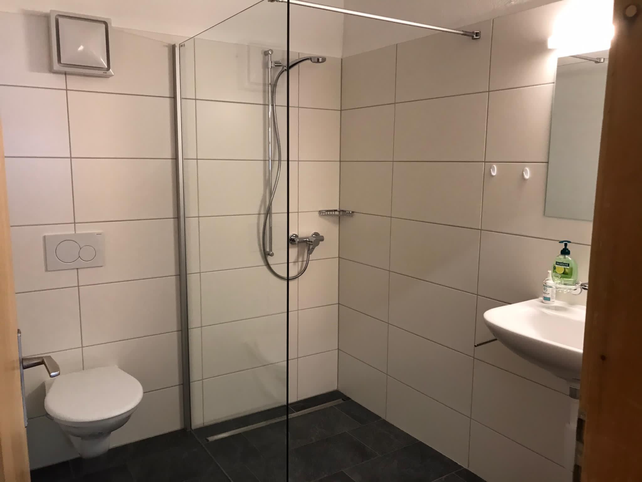 Appartement Ferienwohnungen Paclerahof, (Sta. Maria - Santa Maria Val Müstair) – Salle de bains, photo 6 sur 18
