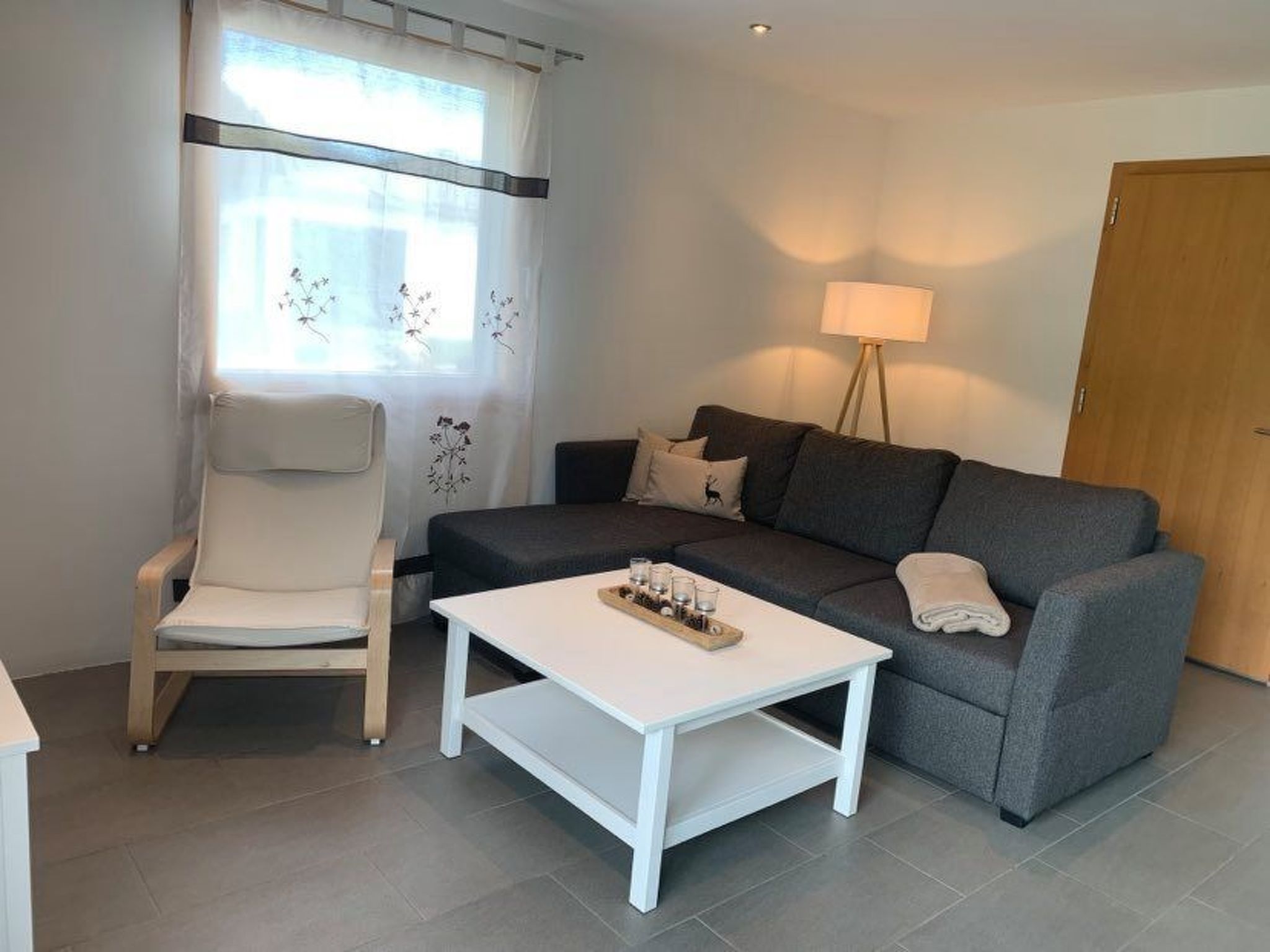 Appartement Chasa Sumovia, (Sta. Maria - Santa Maria Val Müstair) – Séjour, photo 11 sur 16