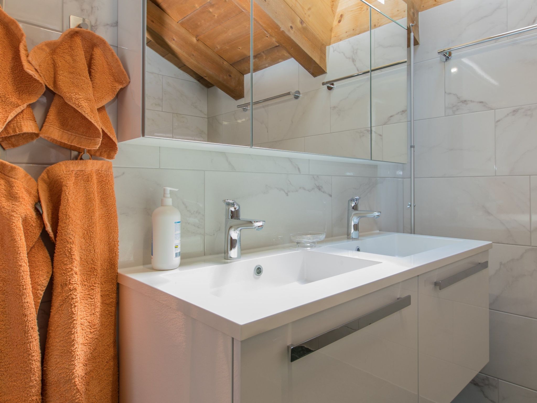 Appartement Mundaditschas, (Sta. Maria - Santa Maria Val Müstair) – Salle de bains, photo 18 sur 25