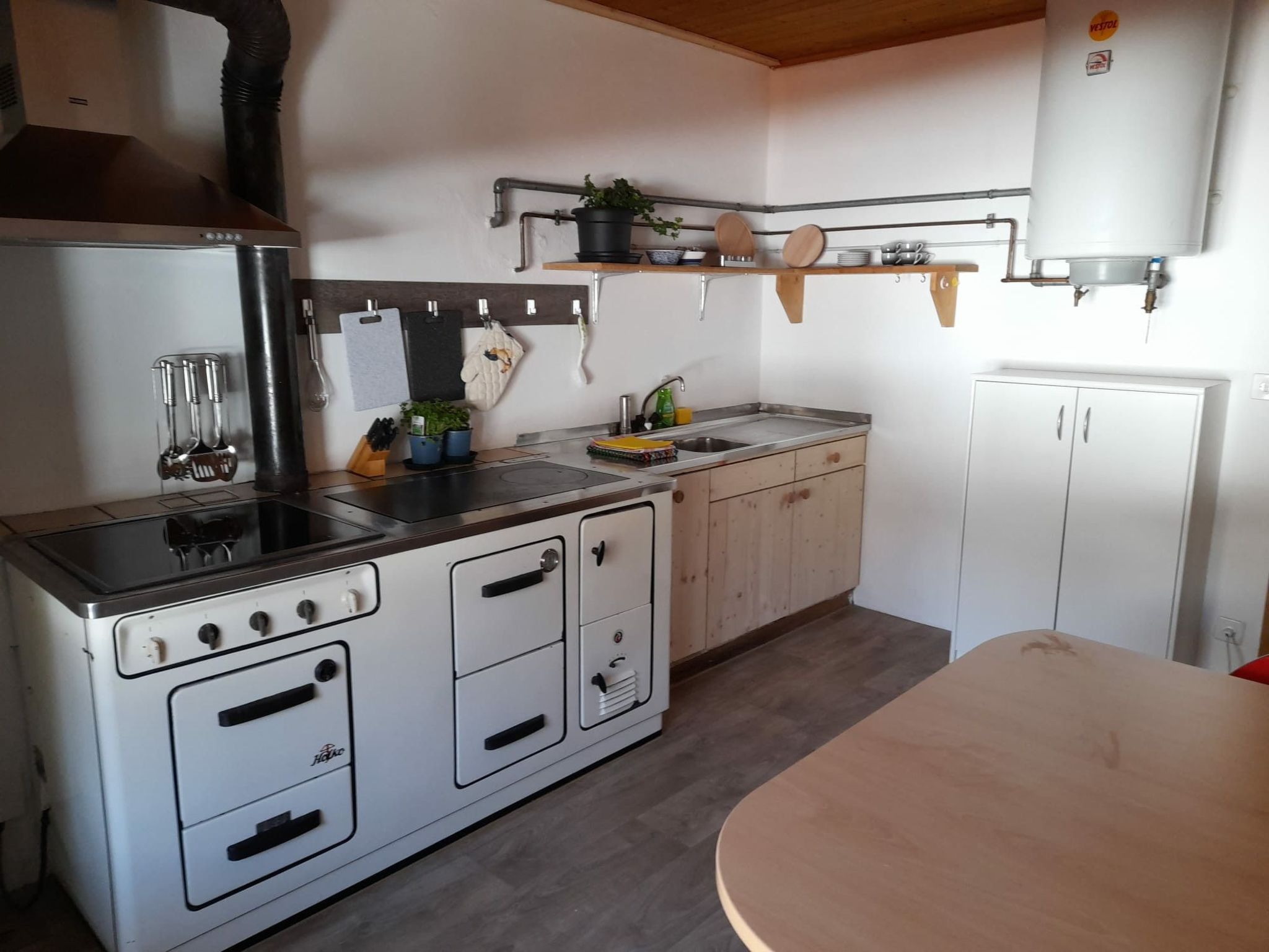 Appartement Ferienwohnungen Paclerahof, (Sta. Maria - Santa Maria Val Müstair) – Cuisine et coin repas, photo 21 sur 26