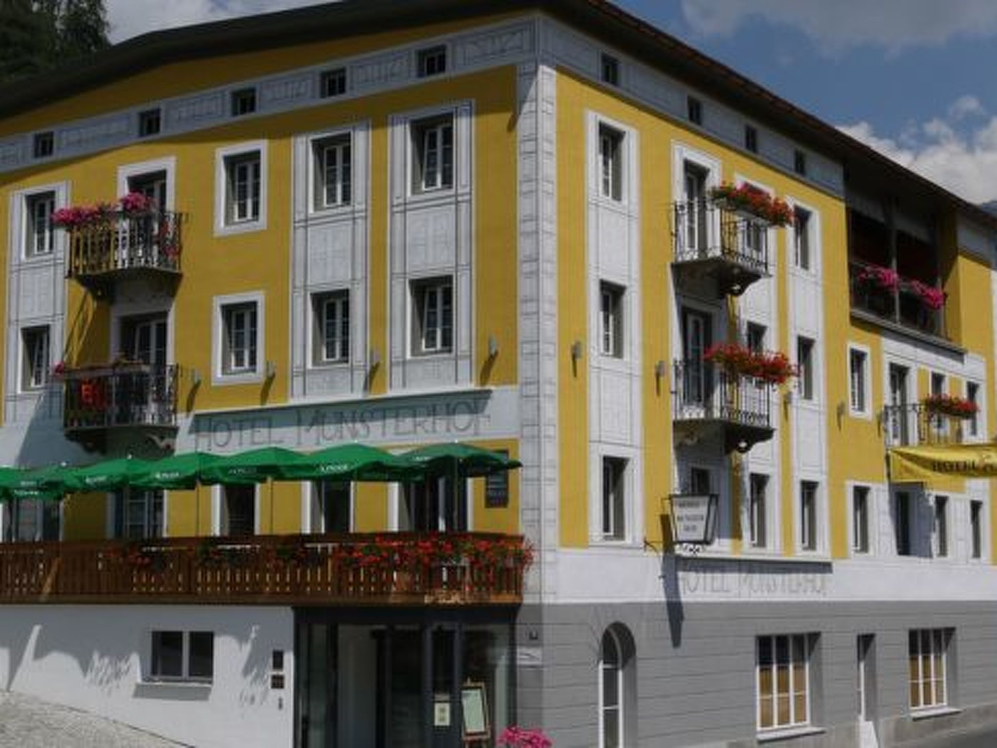 Hotel Münsterhof, (Müstair).
