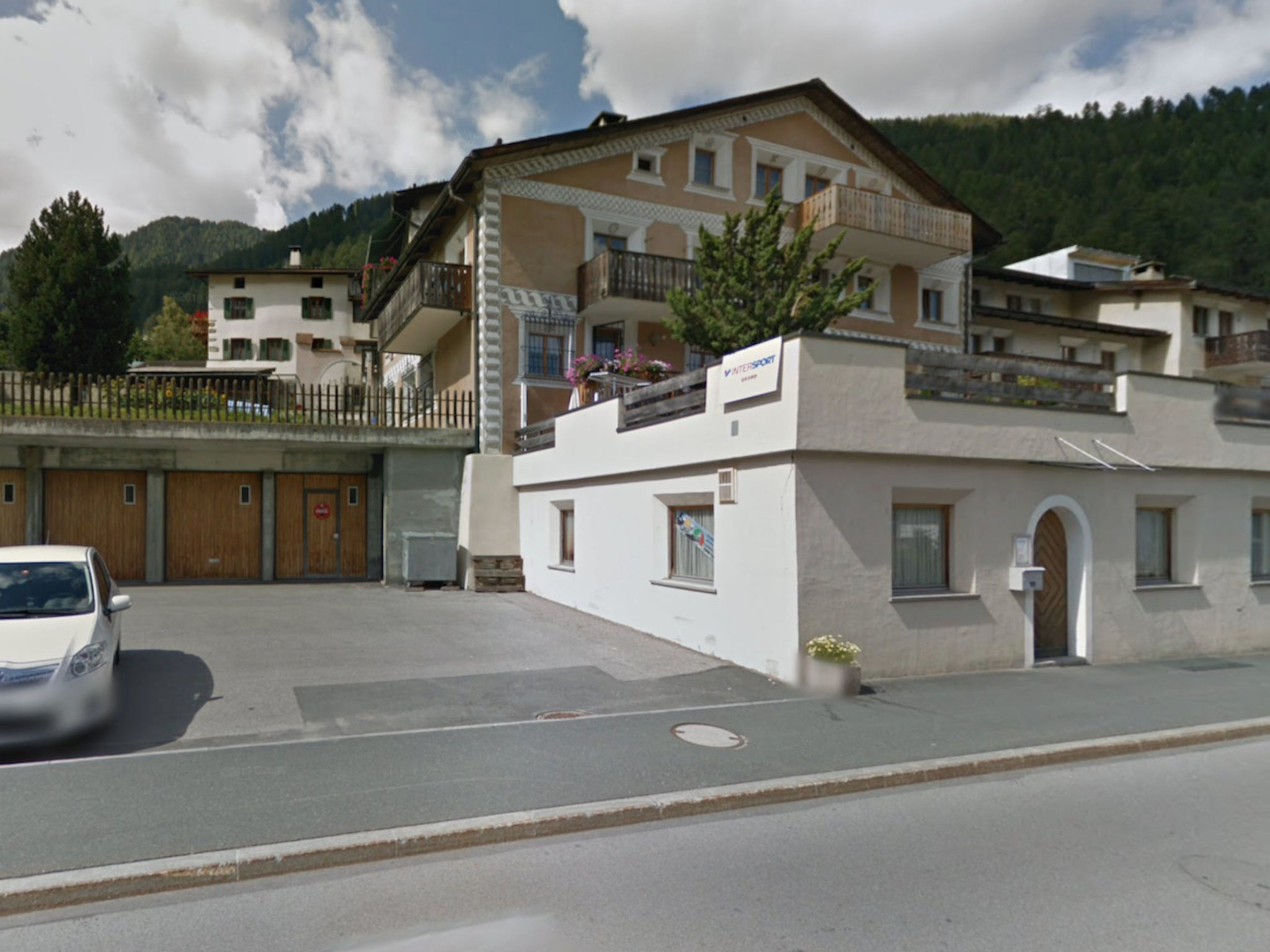 Suravia 56, (Müstair) - Buiten
