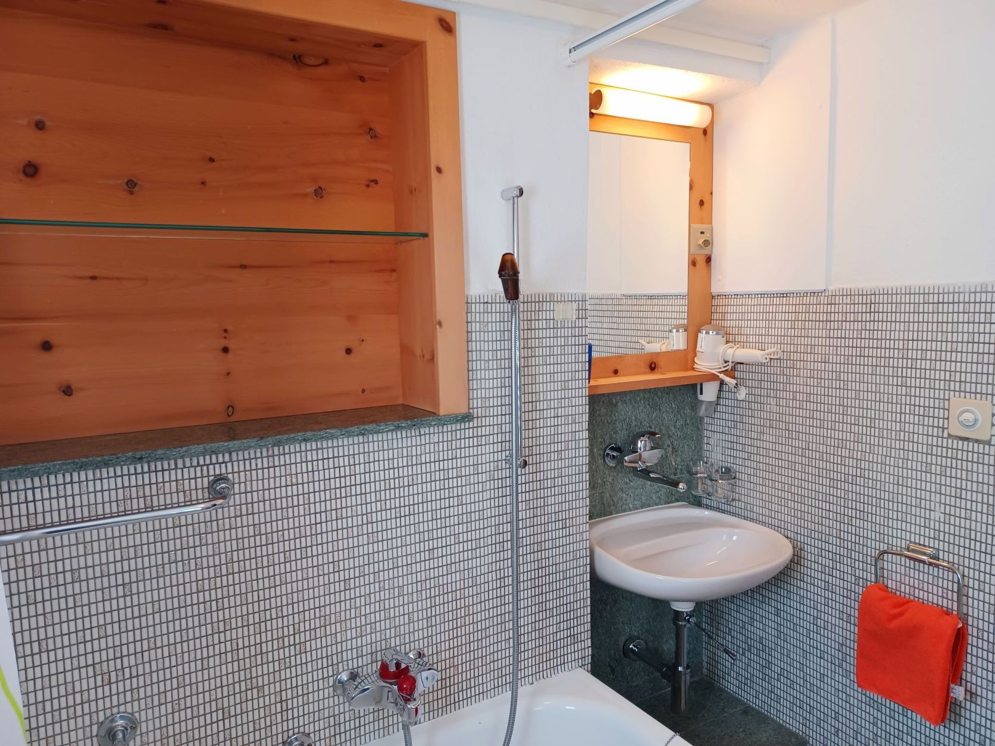 Appartement Via Imperiala, (Müstair) – Salle de bains, photo 15 sur 28