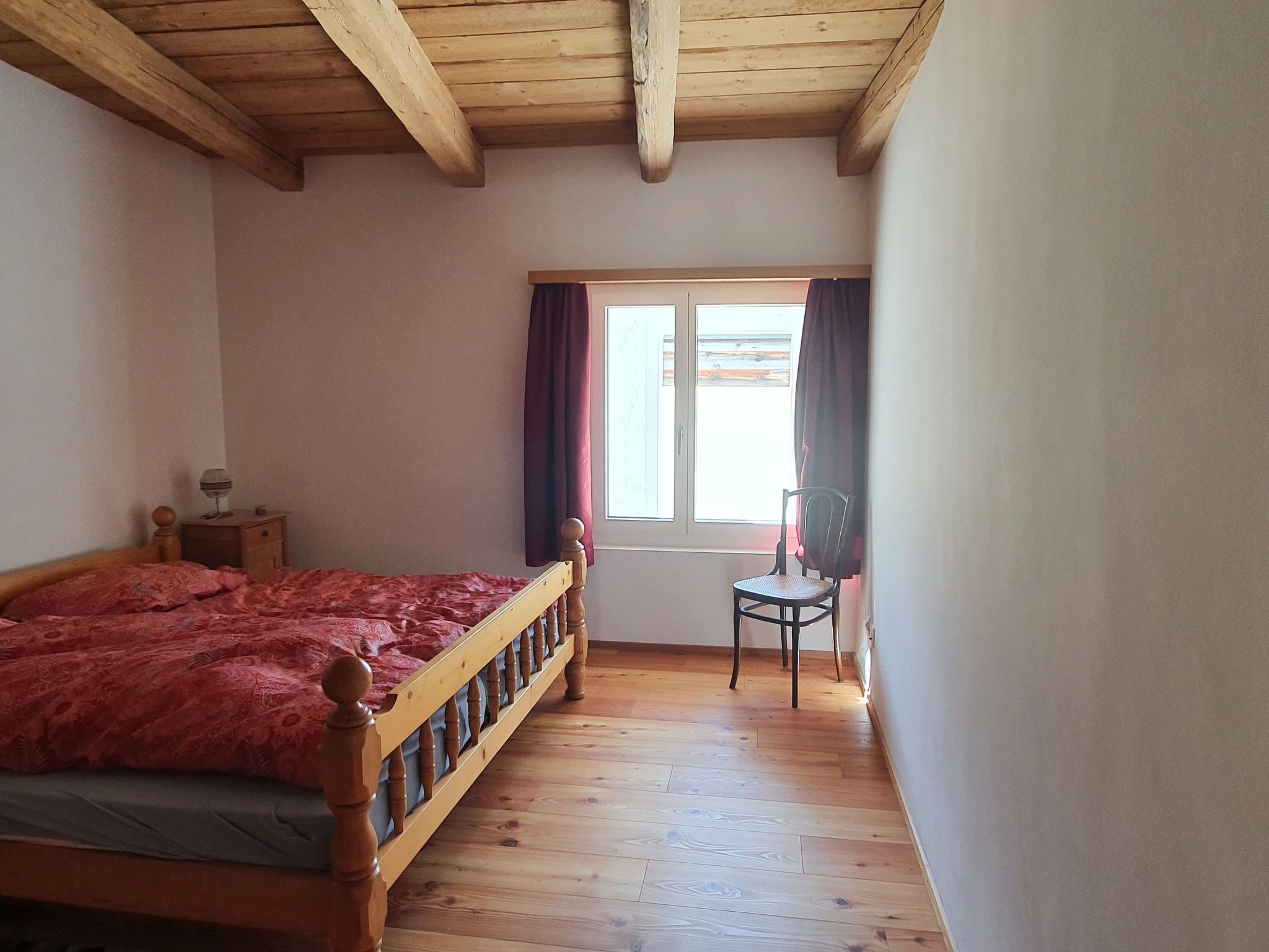 Am Dorfplatz Lavin, (Lavin). - Binnen