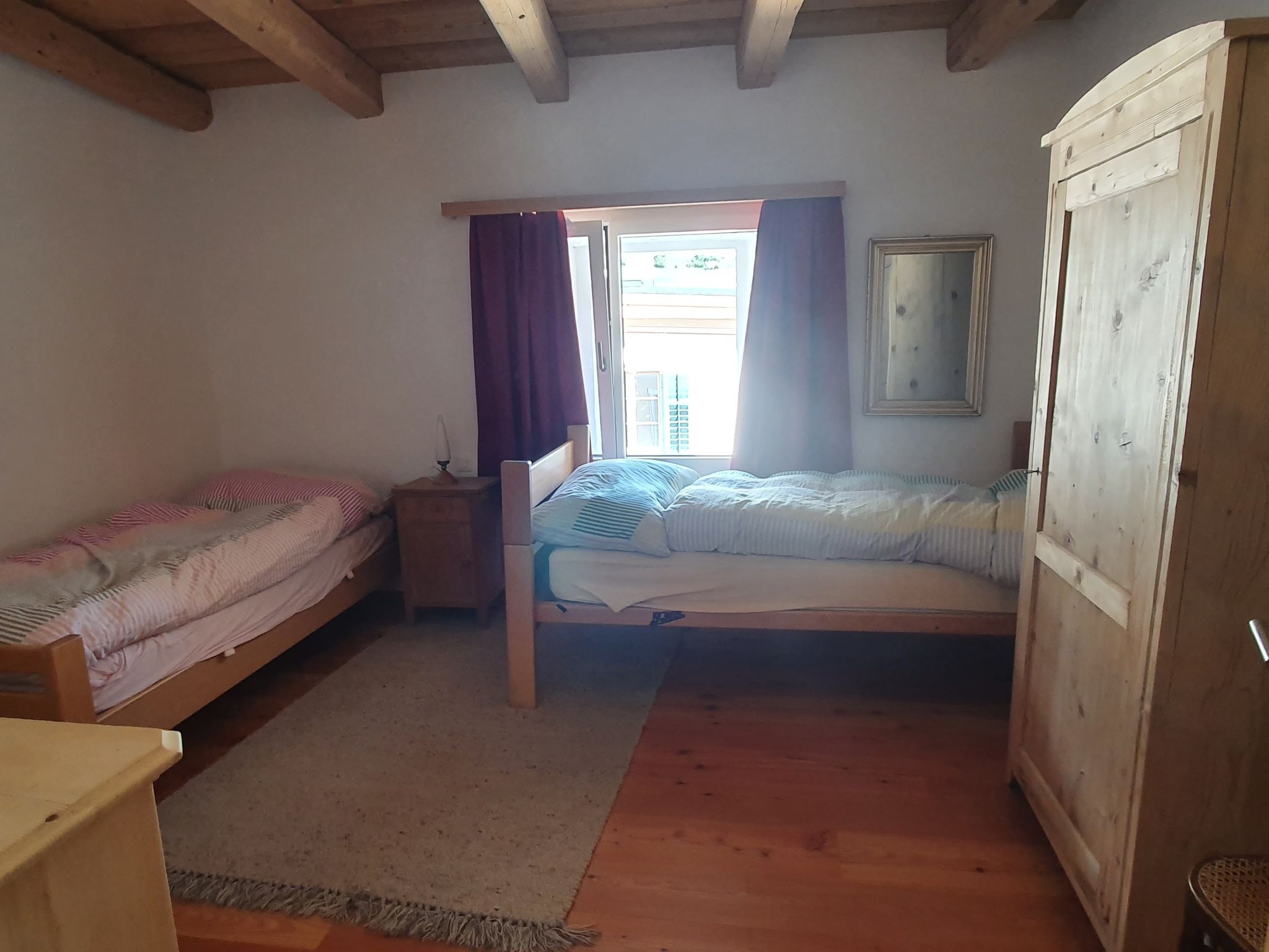 Am Dorfplatz Lavin, (Lavin). - Binnen