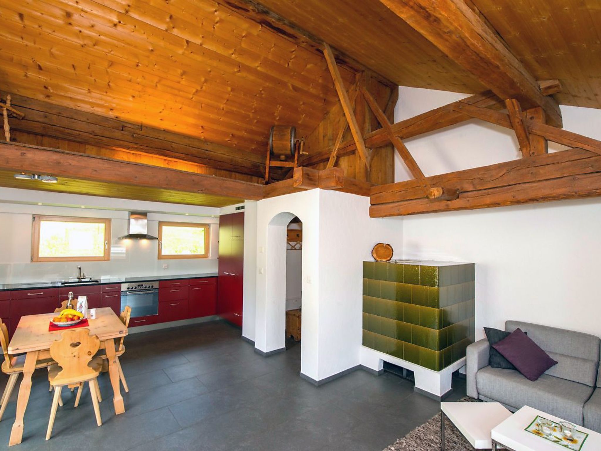 Appartement Chasa Tablà, (Guarda) – Cuisine et coin repas, photo 24 sur 27