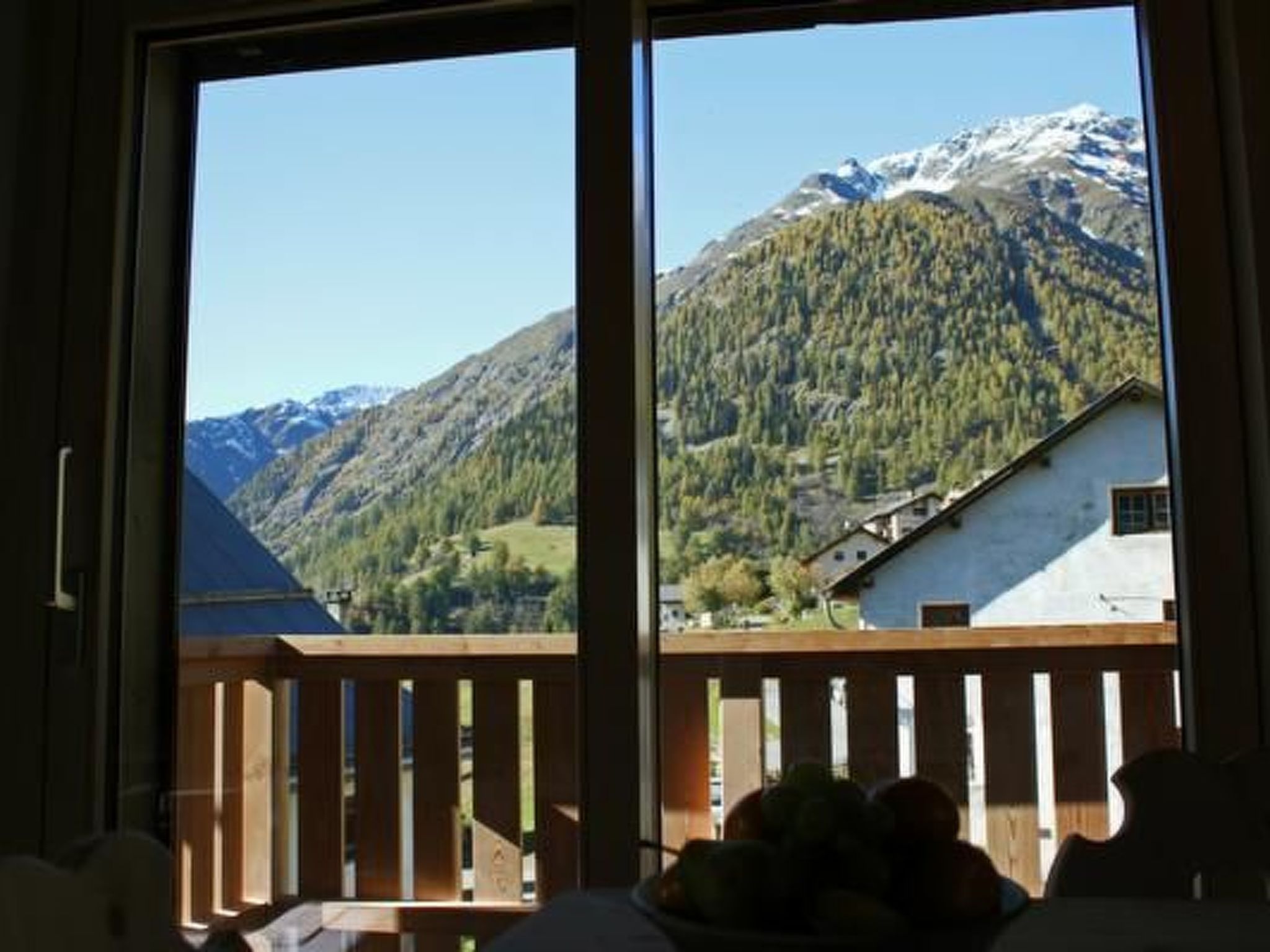 Appartement Chasa Tablà, (Guarda) – Cuisine et coin repas, photo 15 sur 27