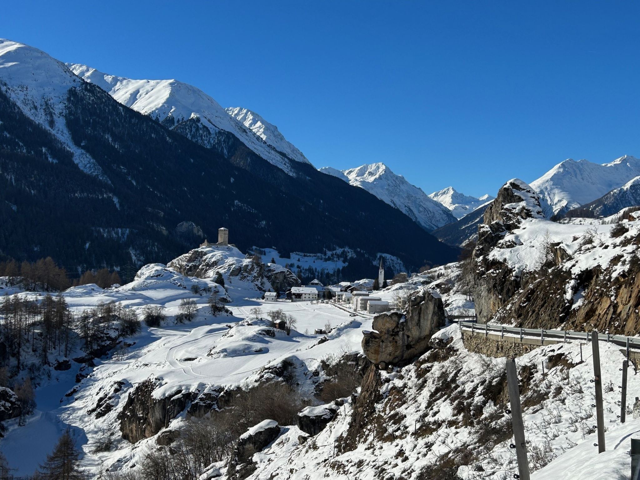 Chasa Stupan 1. Obergeschoss, (Ardez). - Buiten
