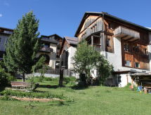 Chasa Crusch 117: knus 4-persoons appartement in authentiek Ardez - thumbnail 1