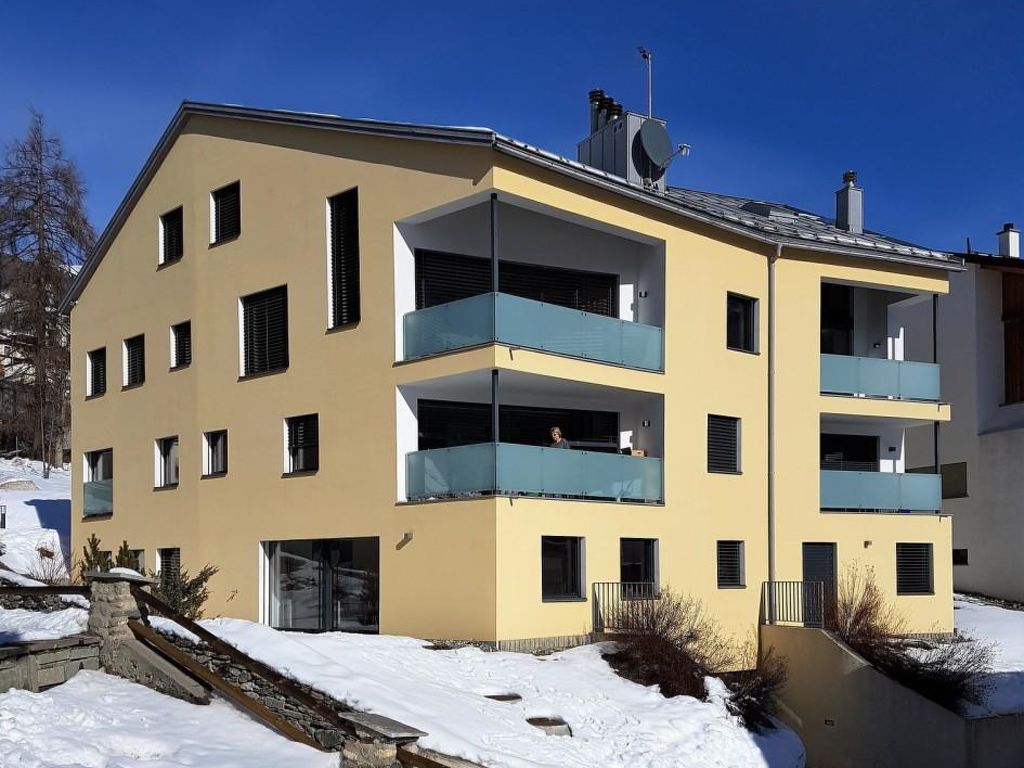 Appartement Ferienwohnung CRAISTA 8 in Zwitserland